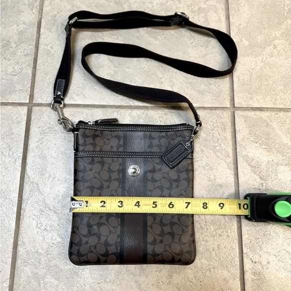 Coach Signature Crossbody Shoulder Bag - Picture 3 of 8